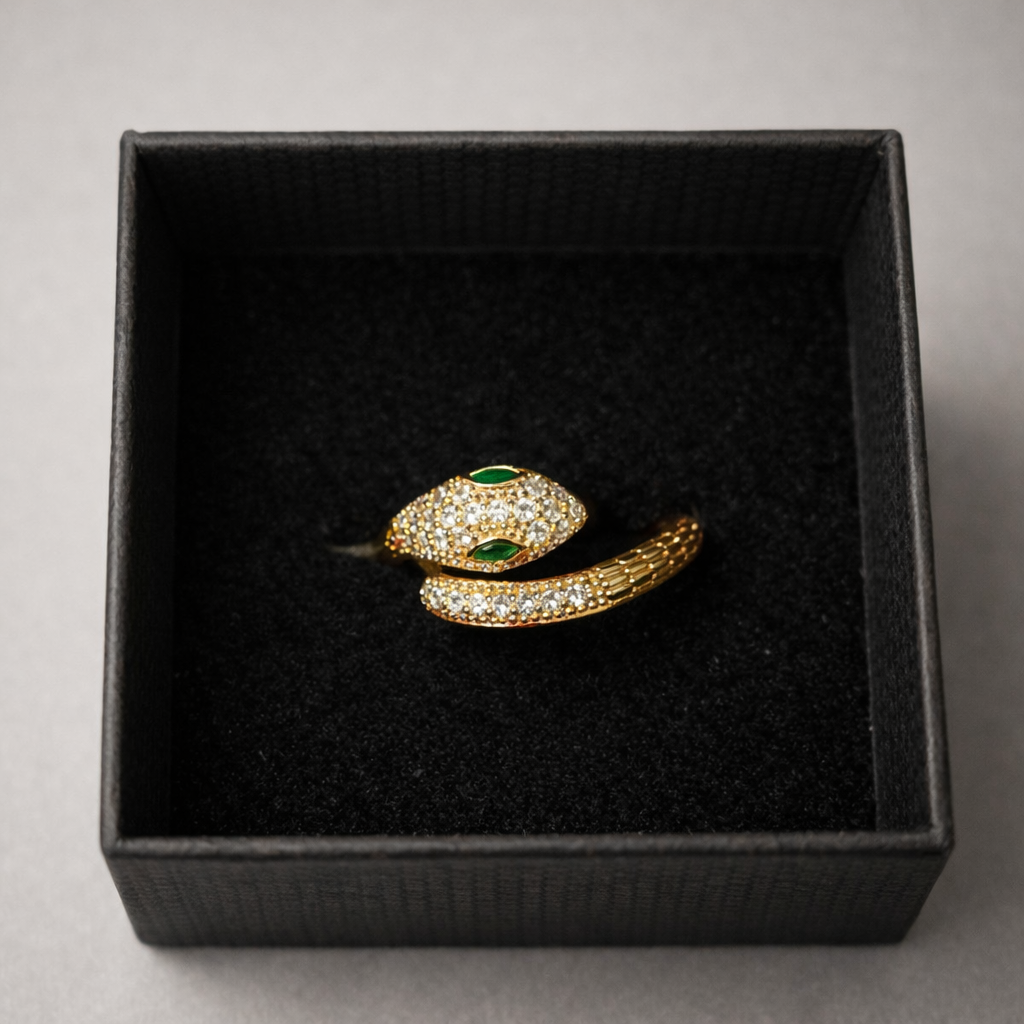 Serpent Ring on hand