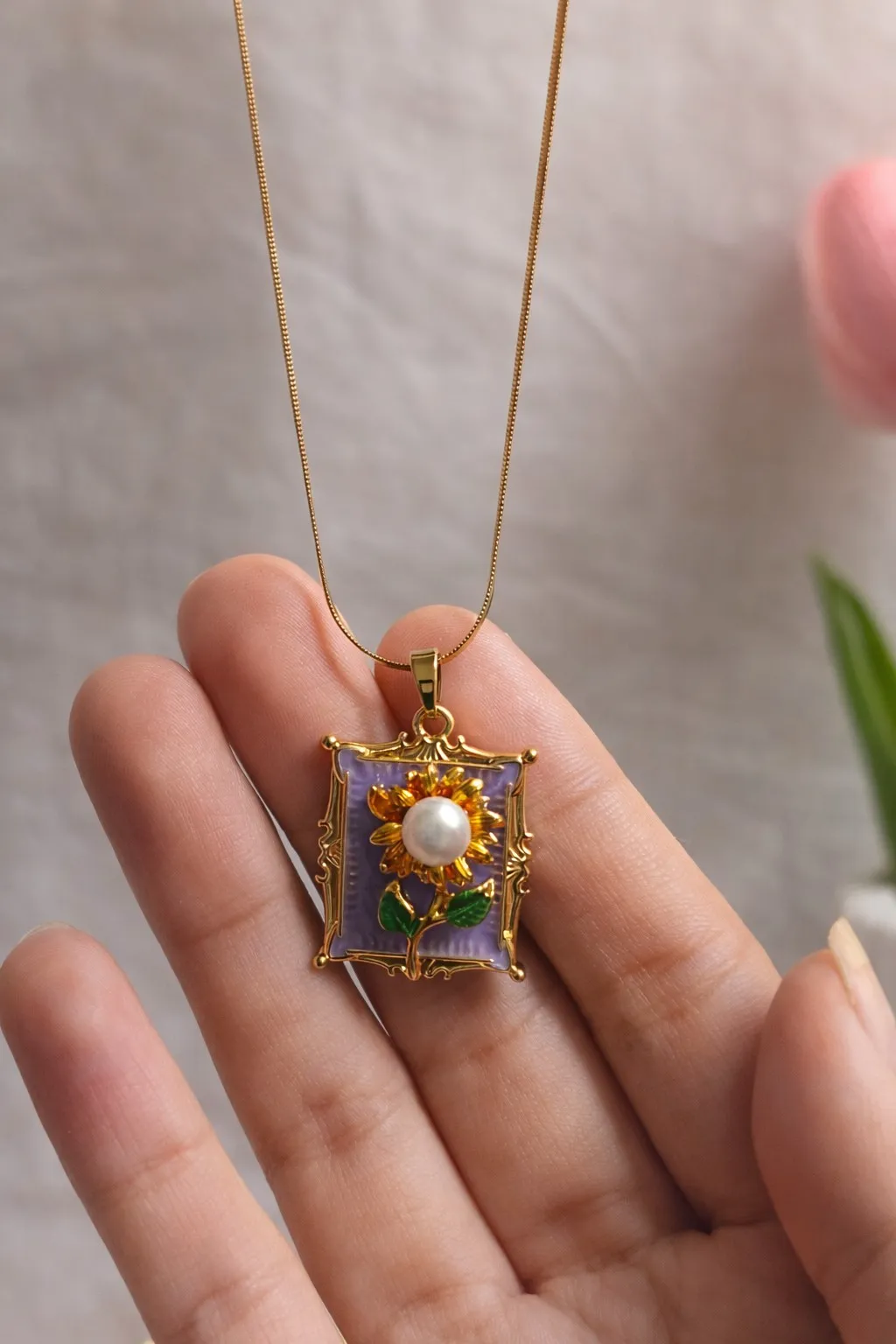 Square Folower Necklace