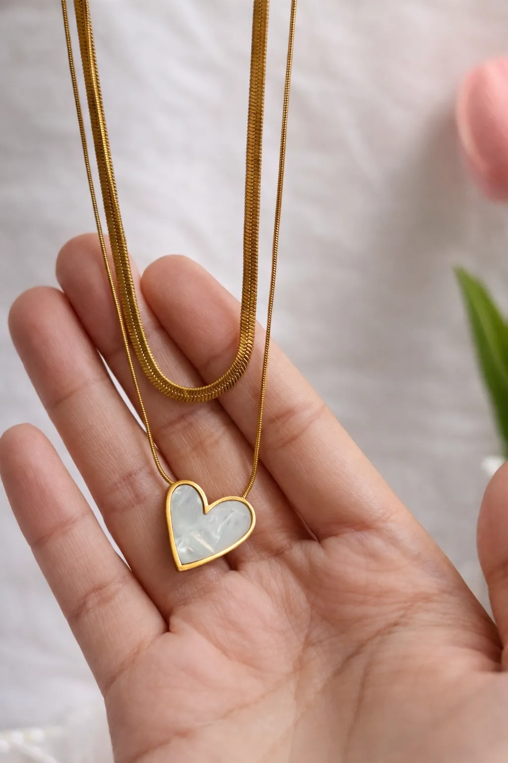 White Heart Necklace alt